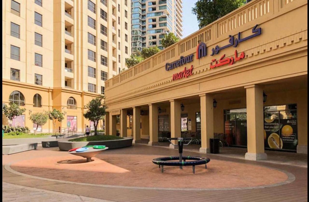 Charming Spacious In The Heart Of Jbr By Sweet Homes Будинок відпочинку *