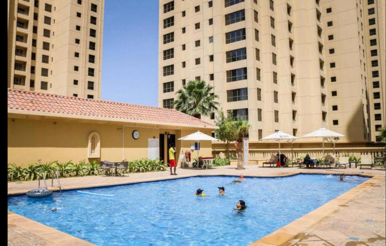 Будинок відпочинку Charming Spacious In The Heart Of Jbr By Sweet Homes