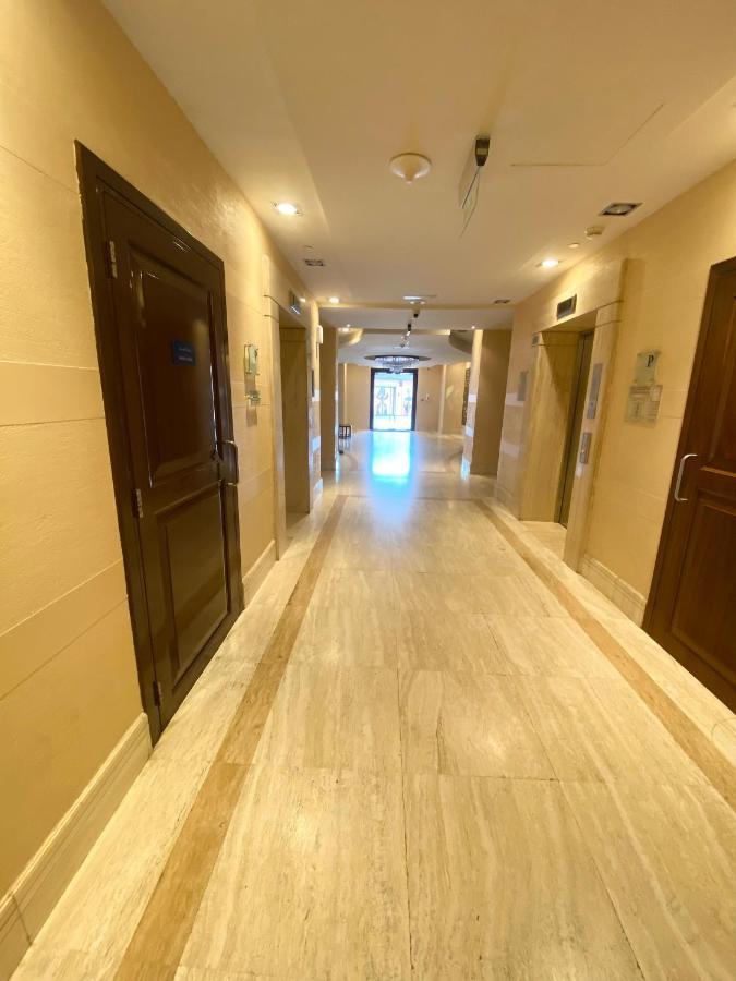 Charming Spacious In The Heart Of Jbr By Sweet Homes Будинок відпочинку