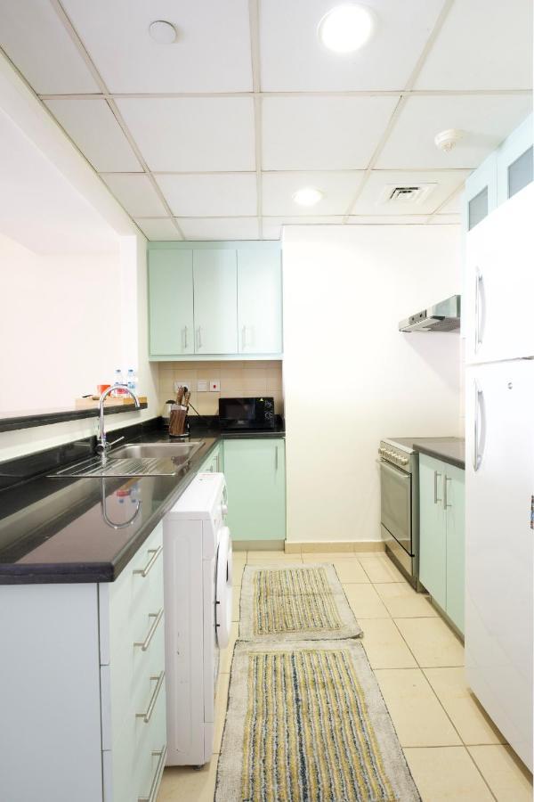 Будинок відпочинку Charming Spacious In The Heart Of Jbr By Sweet Homes